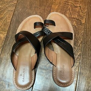 Sandals 7.5 black Caslon
